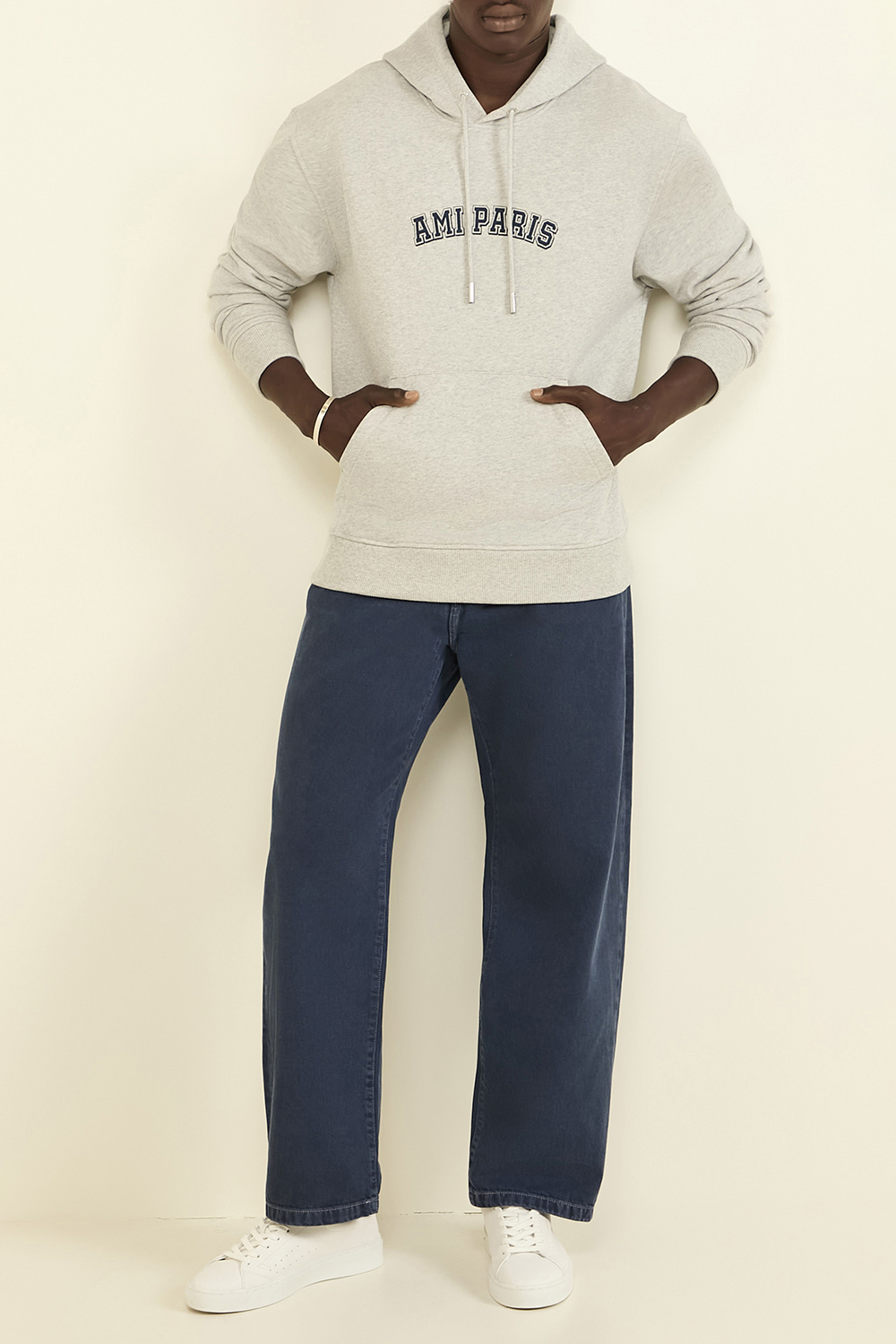 סווטישרט קפוצ'ון